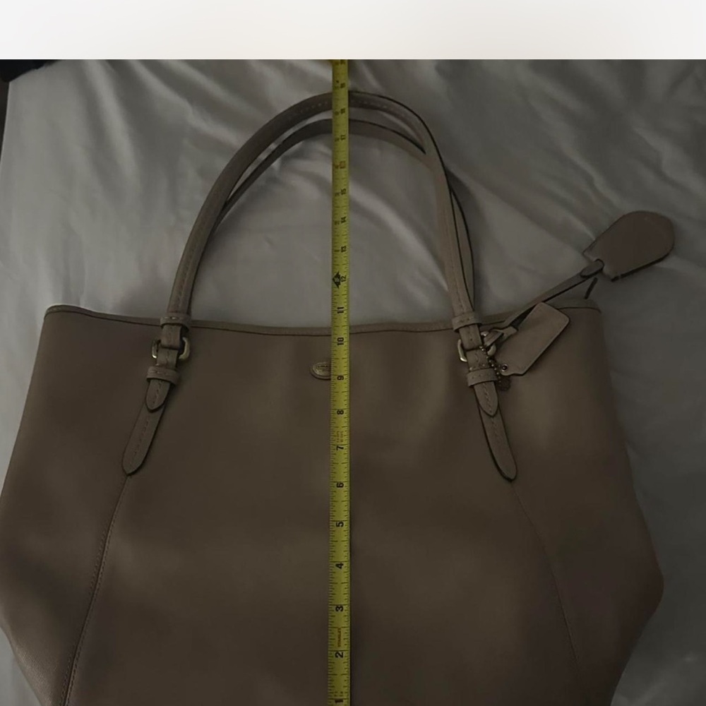 Authentic Coach purse - Picture 2 of 3
